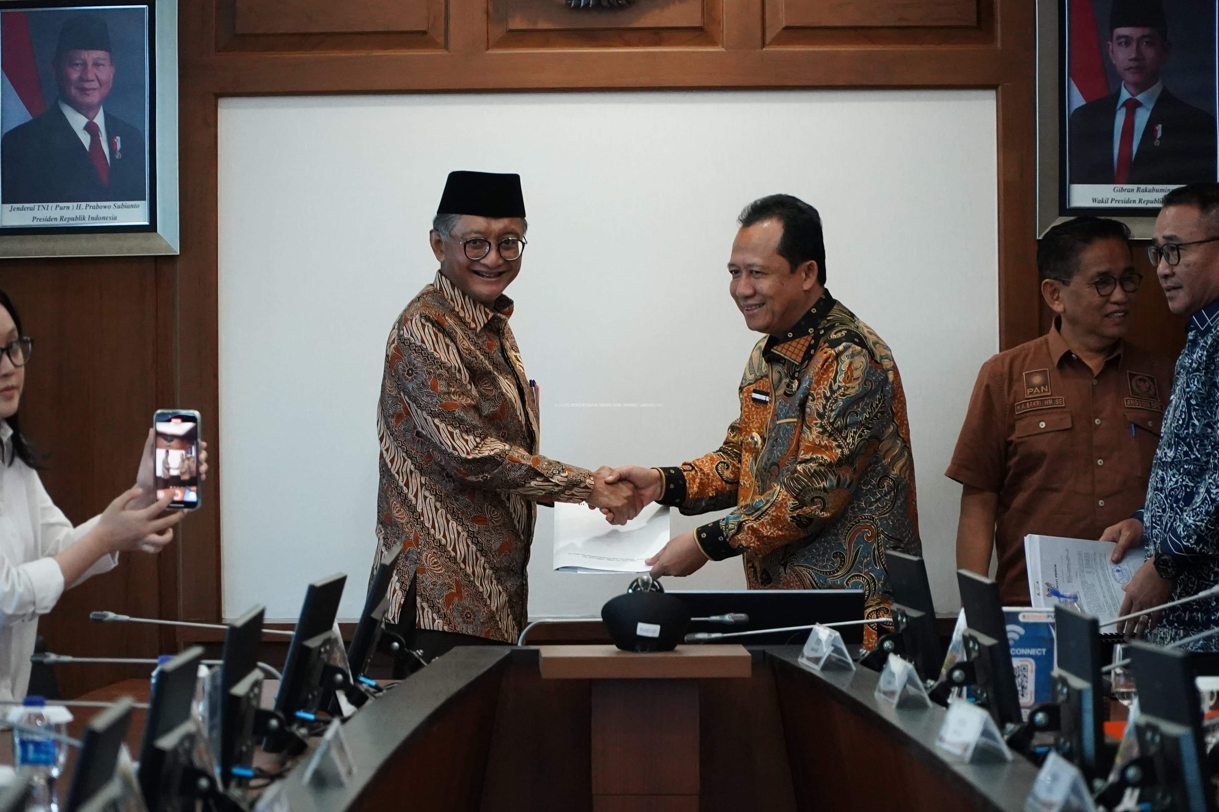 Bupati Muaro Jambi, Bambang Bayu Suseno, melakukan audiensi bersama Menteri Pekerjaan Umum dan Perumahan Rakyat (PUPR) Ir. Dody Hanggodo, MPE